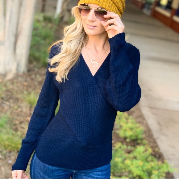 ✨LAST ONE✨Navy Surplice sweater - Picture 3 of 4